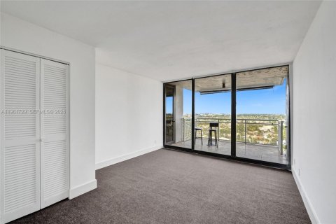 Condo in Hollywood, Florida, 2 bedrooms  № 2243935 - photo 28