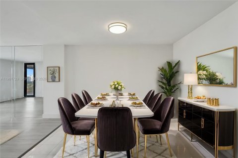Condo in Hollywood, Florida, 2 bedrooms  № 2243935 - photo 16