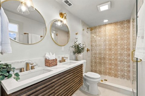 House in Tampa, Florida 4 bedrooms, 108.51 sq.m. № 2391187 - photo 14