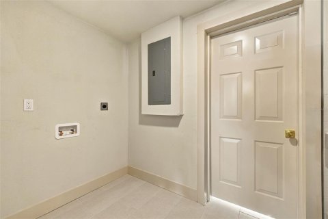 House in Tampa, Florida 4 bedrooms, 108.51 sq.m. № 2391187 - photo 21