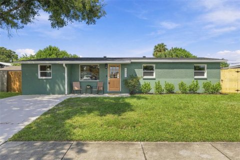 Villa ou maison à Tampa, Floride 4 chambres, 108.51 m2 № 2391187