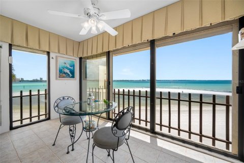 Condo in Clearwater, Florida, 2 bedrooms  № 1631795 - photo 17