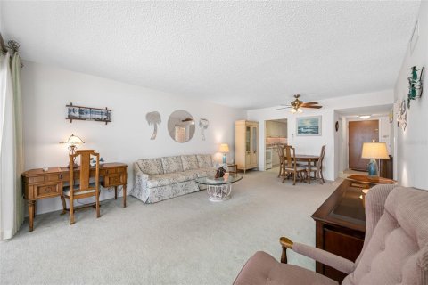 Condo in Clearwater, Florida, 2 bedrooms  № 1631795 - photo 14