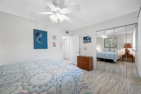 Condo in Clearwater, Florida, 2 bedrooms  № 1631795 - photo 27