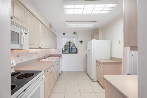 Condo in Clearwater, Florida, 2 bedrooms  № 1631795 - photo 13