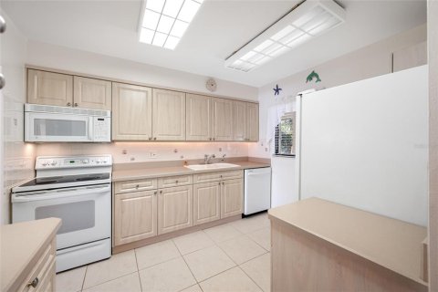 Condo in Clearwater, Florida, 2 bedrooms  № 1631795 - photo 11