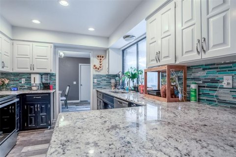 Villa ou maison à vendre à Winter Haven, Floride: 4 chambres, 204.94 m2 № 1895017 - photo 5