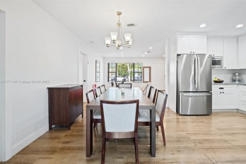 Casa en venta en North Miami Beach, Florida, 4 dormitorios, 160.81 m2 № 1865503 - foto 10