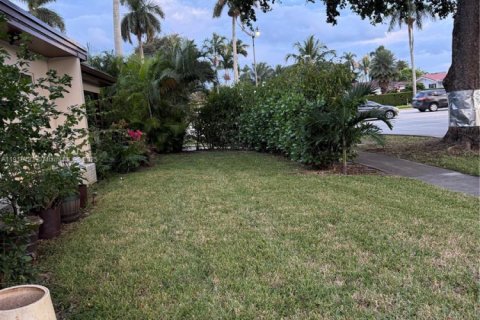 Купить виллу или дом в Холливуд, Флорида 2 спальни, 155.43м2, № 2018447 - фото 2