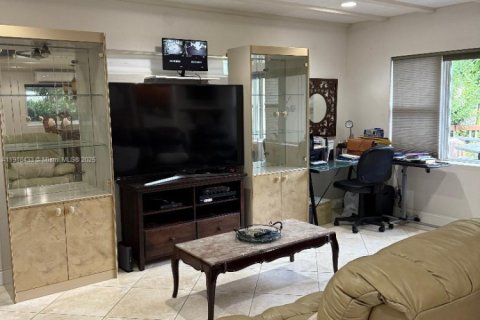 Купить виллу или дом в Холливуд, Флорида 2 спальни, 155.43м2, № 2018447 - фото 15