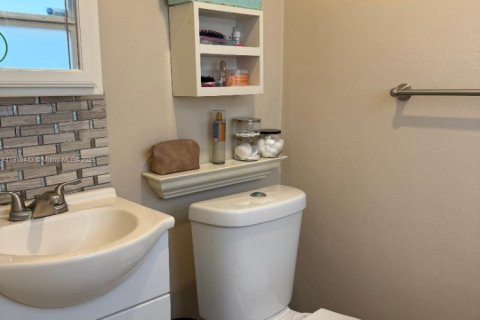 Купить виллу или дом в Холливуд, Флорида 2 спальни, 155.43м2, № 2018447 - фото 20