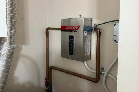 Купить виллу или дом в Холливуд, Флорида 2 спальни, 155.43м2, № 2018447 - фото 22