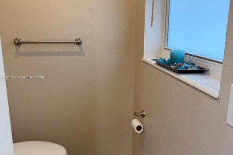 Купить виллу или дом в Холливуд, Флорида 2 спальни, 155.43м2, № 2018447 - фото 21