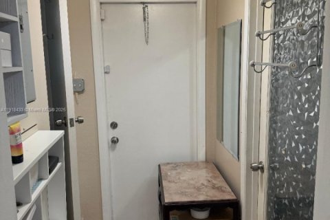 Купить виллу или дом в Холливуд, Флорида 2 спальни, 155.43м2, № 2018447 - фото 23