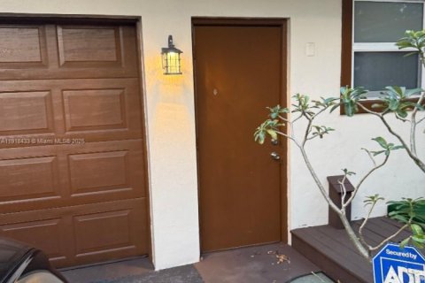 Купить виллу или дом в Холливуд, Флорида 2 спальни, 155.43м2, № 2018447 - фото 4