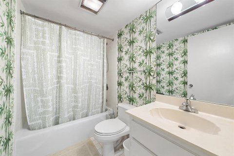 Condo in Manalapan, Florida, 3 bedrooms  № 2158414 - photo 14