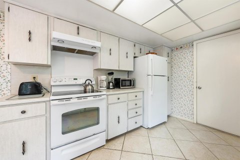 Condo in Manalapan, Florida, 3 bedrooms  № 2158414 - photo 9