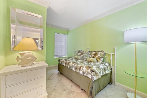 Condo in Manalapan, Florida, 3 bedrooms  № 2158414 - photo 17