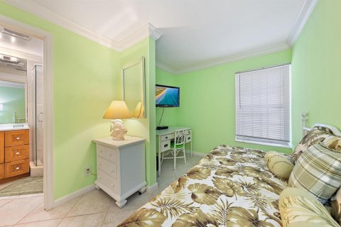 Condo in Manalapan, Florida, 3 bedrooms  № 2158414 - photo 19