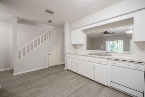 Touwnhouse à vendre à Winter Haven, Floride: 2 chambres, 119.01 m2 № 1834807 - photo 6