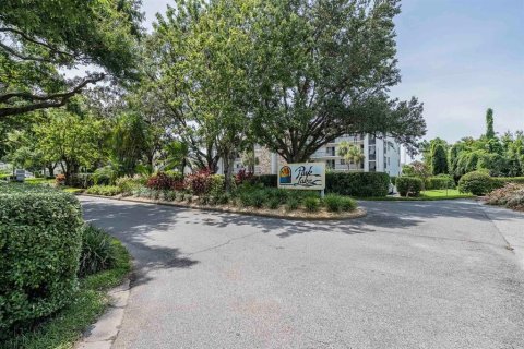Touwnhouse à vendre à Winter Haven, Floride: 2 chambres, 119.01 m2 № 1834807 - photo 2