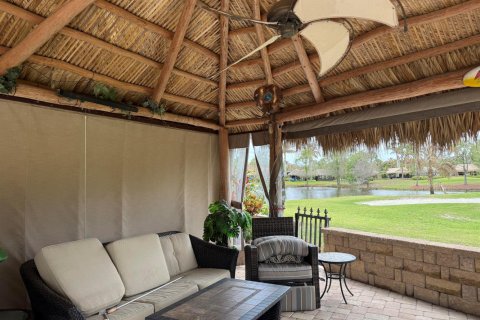 Commercial property in Port St. Lucie, Florida № 2146890