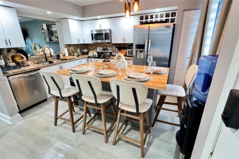 Condominio en venta en Pembroke Pines, Florida, 2 dormitorios, 110.83 m2 № 1981765 - foto 9