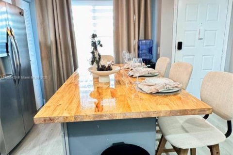 Condominio en venta en Pembroke Pines, Florida, 2 dormitorios, 110.83 m2 № 1981765 - foto 15