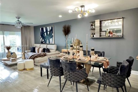 Condominio en venta en Pembroke Pines, Florida, 2 dormitorios, 110.83 m2 № 1981765 - foto 2