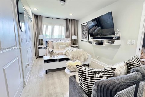 Condominio en venta en Pembroke Pines, Florida, 2 dormitorios, 110.83 m2 № 1981765 - foto 18