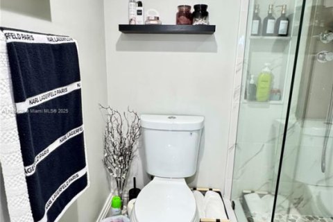 Condominio en venta en Pembroke Pines, Florida, 2 dormitorios, 110.83 m2 № 1981765 - foto 21