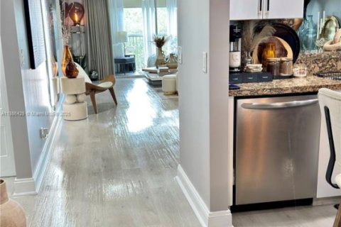 Condominio en venta en Pembroke Pines, Florida, 2 dormitorios, 110.83 m2 № 1981765 - foto 12