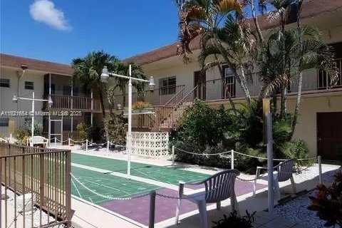 Condo in Hallandale Beach, Florida, 2 bedrooms  № 1783632 - photo 14