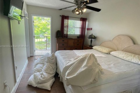 Condo in Hallandale Beach, Florida, 2 bedrooms  № 1783632 - photo 11