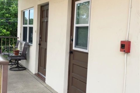 Condo in Hallandale Beach, Florida, 2 bedrooms  № 1783632 - photo 2