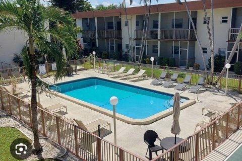 Condo in Hallandale Beach, Florida, 2 bedrooms  № 1783632 - photo 13