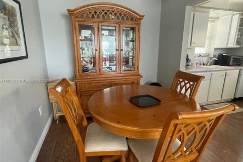 Condo in Hallandale Beach, Florida, 2 bedrooms  № 1783632 - photo 7