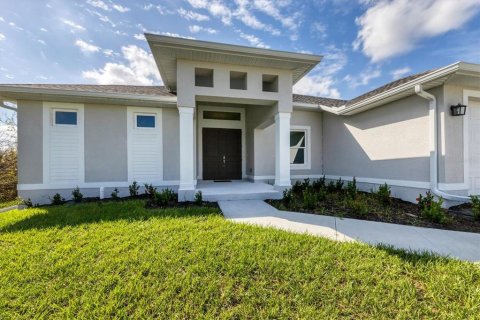 Villa ou maison à louer à Port Charlotte, Floride: 3 chambres, 176.51 m2 № 2166244 - photo 2