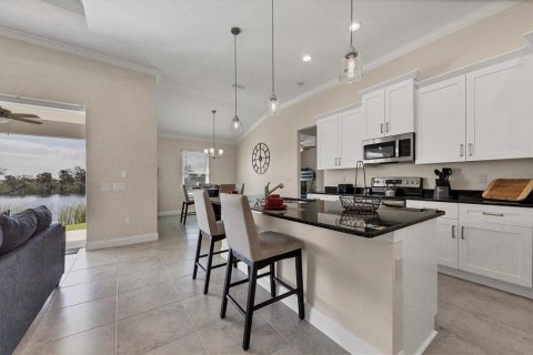 Villa ou maison à louer à Port Charlotte, Floride: 3 chambres, 176.51 m2 № 2166244 - photo 11