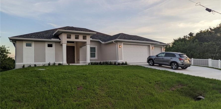 Villa ou maison à Port Charlotte, Floride 3 chambres, 176.51 m2 № 2166244
