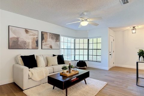 Villa ou maison à vendre à Deltona, Floride: 3 chambres, 149.76 m2 № 2310397 - photo 21
