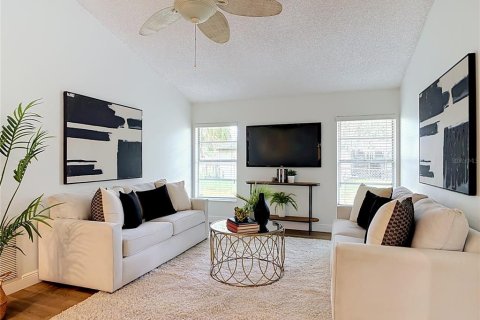 Villa ou maison à vendre à Deltona, Floride: 3 chambres, 149.76 m2 № 2310397 - photo 25