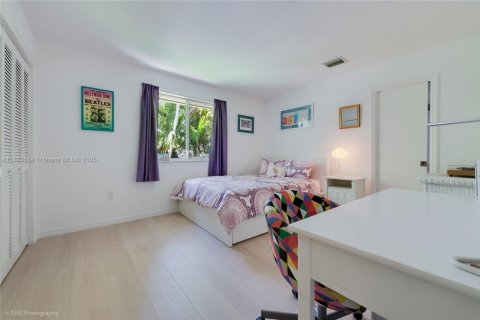 Casa en venta en South Miami, Florida, 4 dormitorios, 277.59 m2 № 1788556 - foto 27