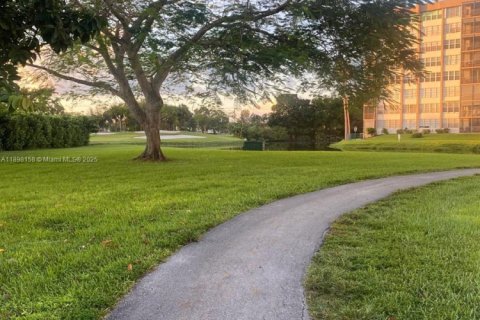 Condominio en venta en Pembroke Pines, Florida, 2 dormitorios, 104.05 m2 № 1949420 - foto 24
