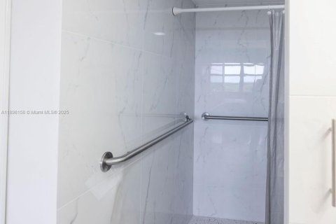 Condominio en venta en Pembroke Pines, Florida, 2 dormitorios, 104.05 m2 № 1949420 - foto 15