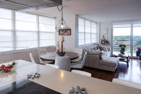 Condominio en venta en Pembroke Pines, Florida, 2 dormitorios, 104.05 m2 № 1949420 - foto 5