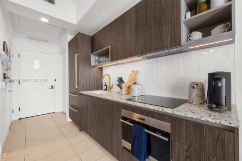 Condo in Miami, Florida  № 2026411 - photo 6