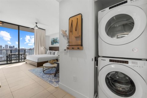 Condo in Miami, Florida  № 2026411 - photo 18