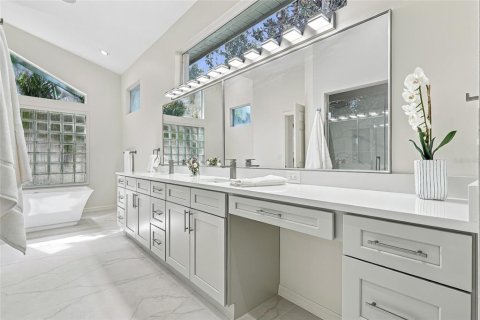 Villa ou maison à vendre à Saint Petersburg, Floride: 4 chambres, 291.34 m2 № 2438286 - photo 11
