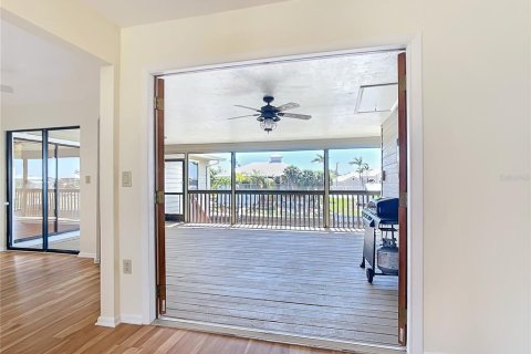 House in Punta Gorda, Florida 3 bedrooms, 306.58 sq.m. № 1261019 - photo 30